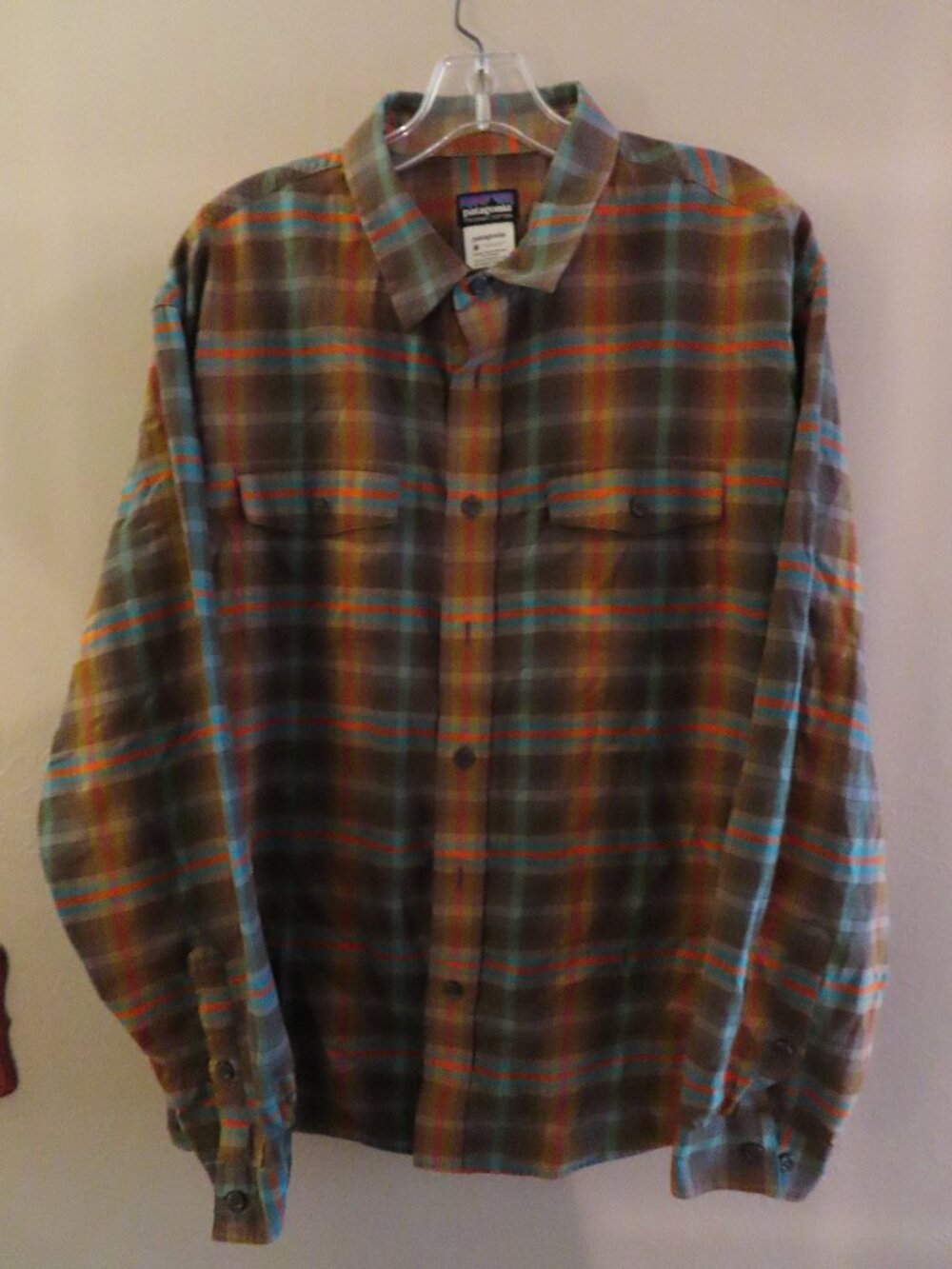 Patagonia Men's Long Sleeve Shirt; Flannel; Bro/Grn Plaid; Buttons; Size L